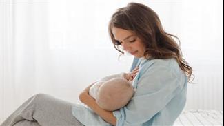 תזונת האם בזמן הנקה: על מה כדאי להקפיד וממה חשוב להימנע